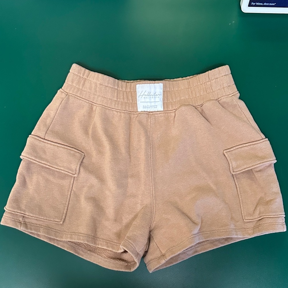 Hollister Women's Brown Cargo Shorts